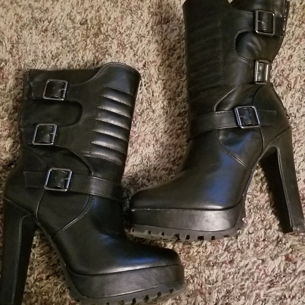 Moto boots